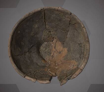 Picture of the 3D model of a clay bowl - top view